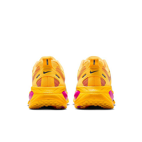 Кроссовки Nike Vomero 18