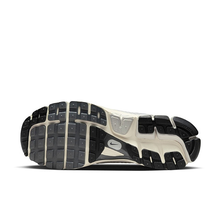 Кроссовки Nike Zoom Vomero 5