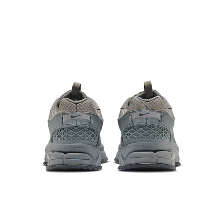 Кроссовки Nike Zoom Vomero Roam
