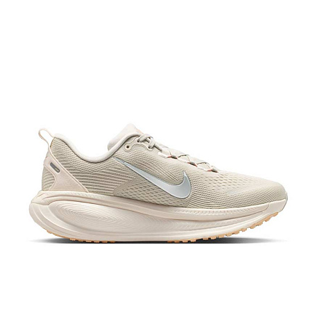 Кроссовки Nike Vomero 18
