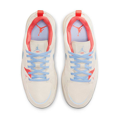 Кроссовки Jordan CMFT Era