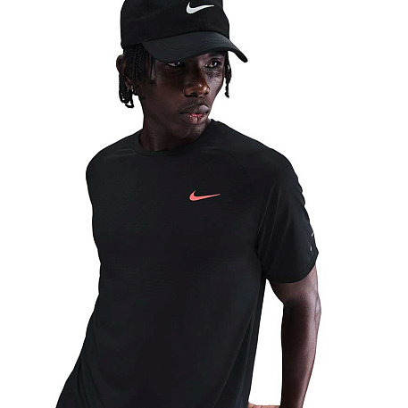 Футболка Nike Stride Dri-FIT ADV Short-Sleeve Running Top