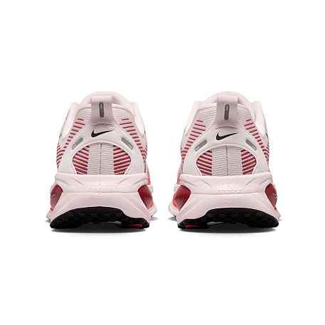 Кроссовки Nike Vomero 18