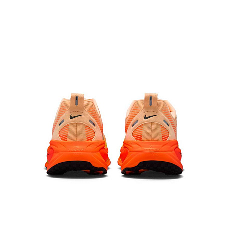 Кроссовки Nike Vomero 18