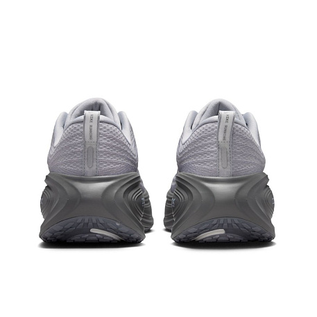 Кроссовки Nike Vomero Plus