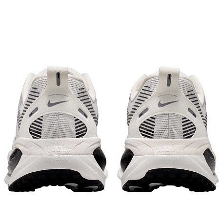 Кроссовки Nike Vomero 18 Road Running