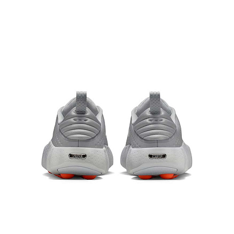 Кроссовки Nike Mind 002