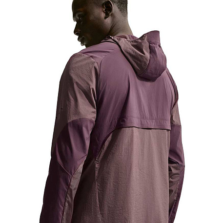 Ветровка Nike Stride Plus