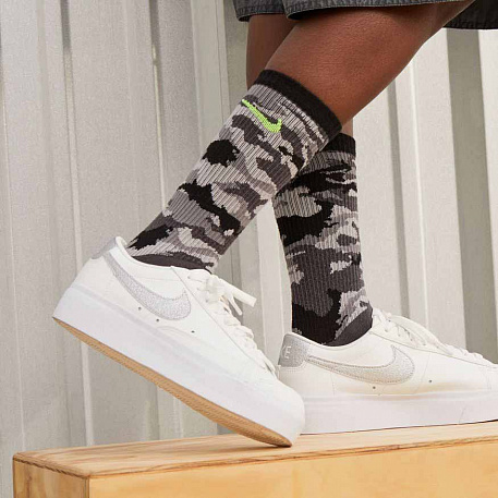 nike blazer low platform men's