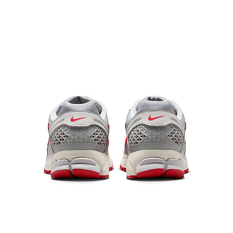 Кроссовки Nike Zoom Vomero 5 SE