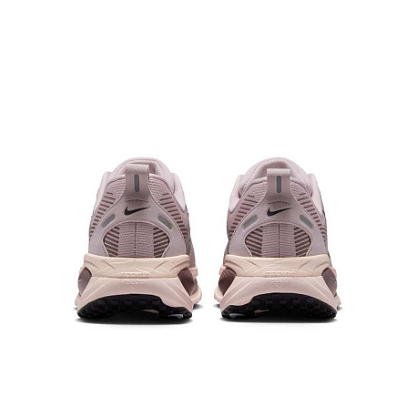 Кроссовки Nike Vomero 18