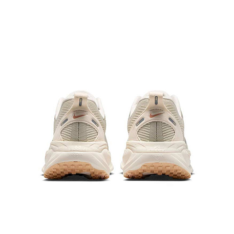 Кроссовки Nike Vomero 18