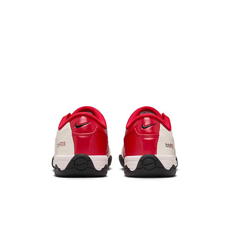 Кроссовки Nike Total 90