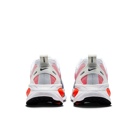 Кроссовки Nike Vomero 18