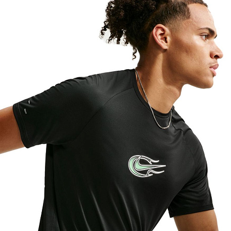 Футболка Nike Dri-FIT Advanced Stride Unstoppable Short Sleeve Top