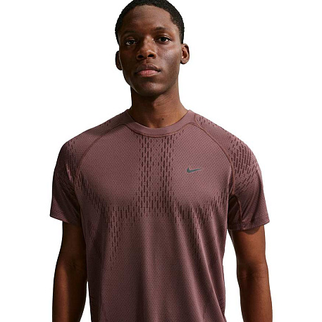 Футболка Nike Stride Plus Dri-FIT ADV Short-Sleeve Running Top