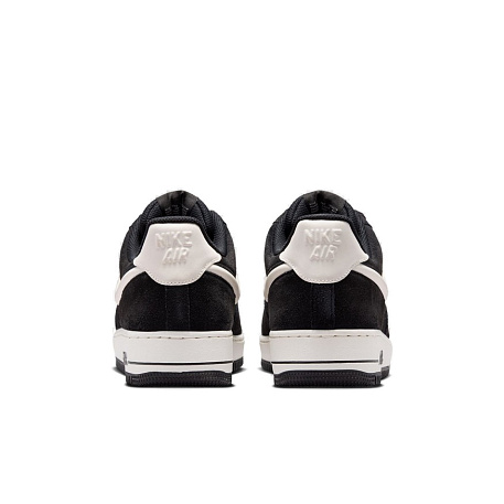 Кроссовки Nike Air Force 1 '07 LV8