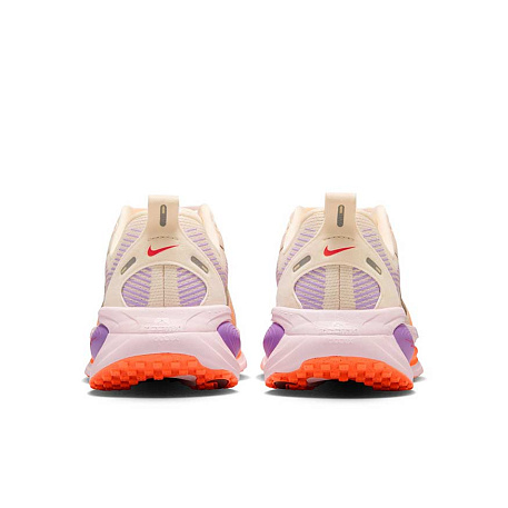 Кроссовки Nike Vomero 18