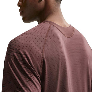 Футболка Nike Stride Plus Dri-FIT ADV Short-Sleeve Running Top