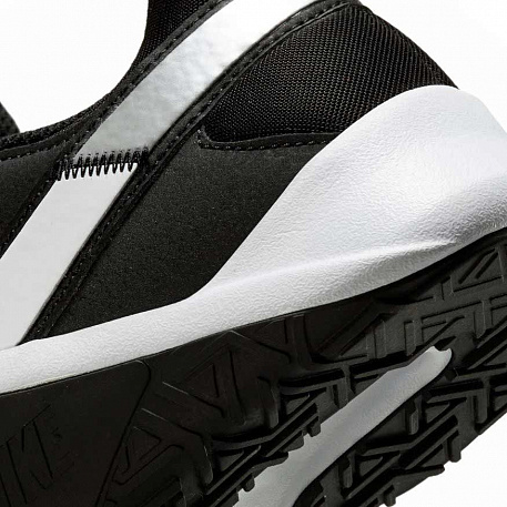 Кроссовки Nike LEGEND ESSENTIAL 2
